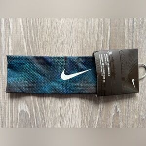 Nike Fury 2.0 headband with silicone for grip